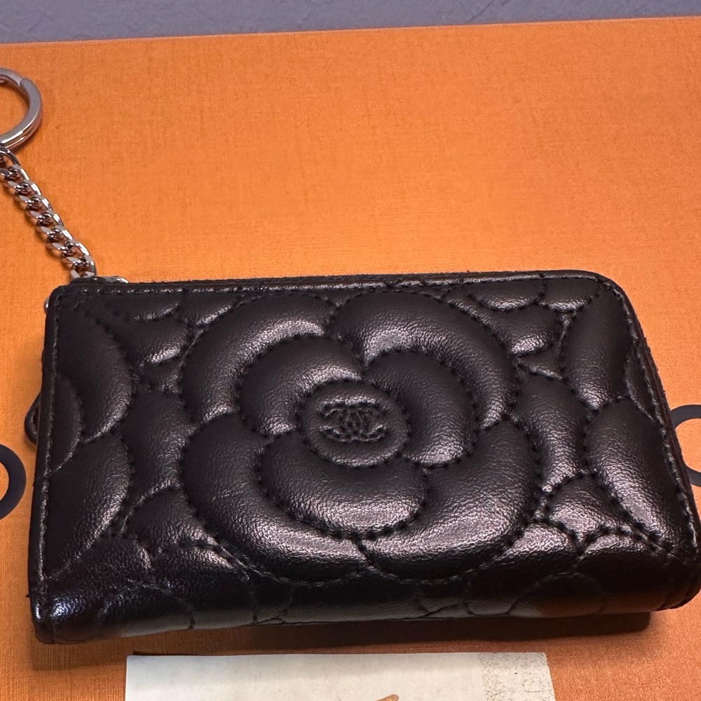 CHANEL Black Floral Embossed Leather Key Holder